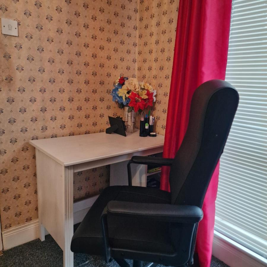 Females Only - Private Bedrooms In Dublin 卢坎 外观 照片