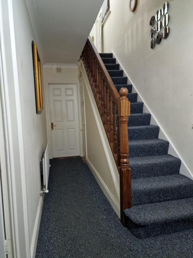Females Only - Private Bedrooms In Dublin 卢坎 外观 照片