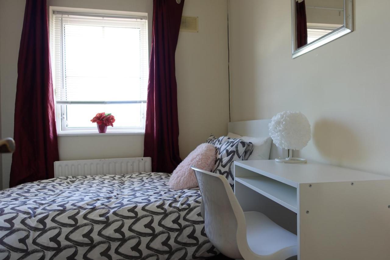 Females Only - Private Bedrooms In Dublin 卢坎 外观 照片